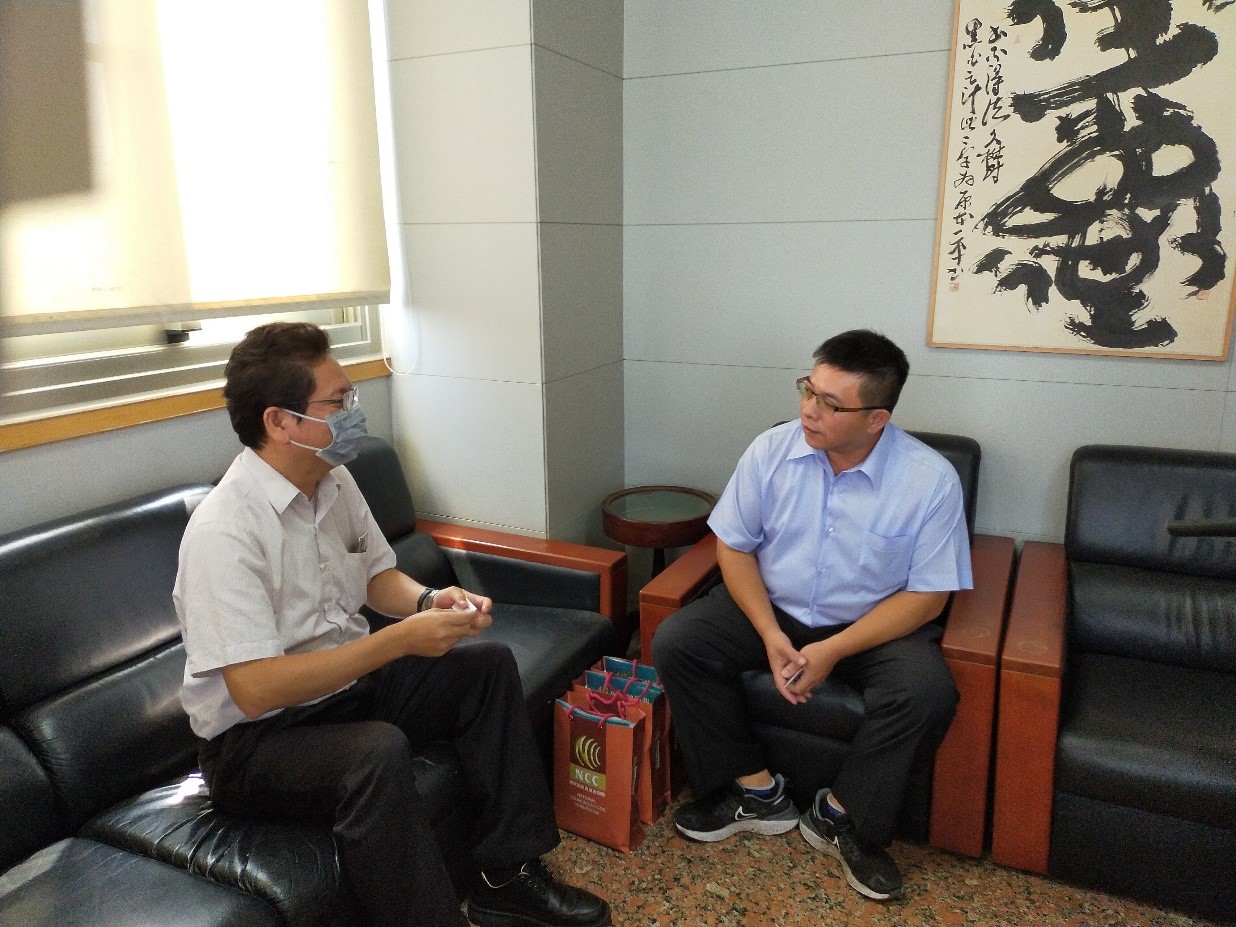 NCC Section Chief Lin exchanges opinions with Director Luo of the Fisherman’s Association of Changhua
